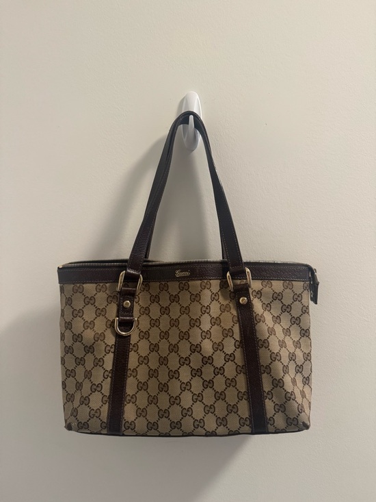 Gucci Handbags - Gucci Brown Abbey Medium Tote
